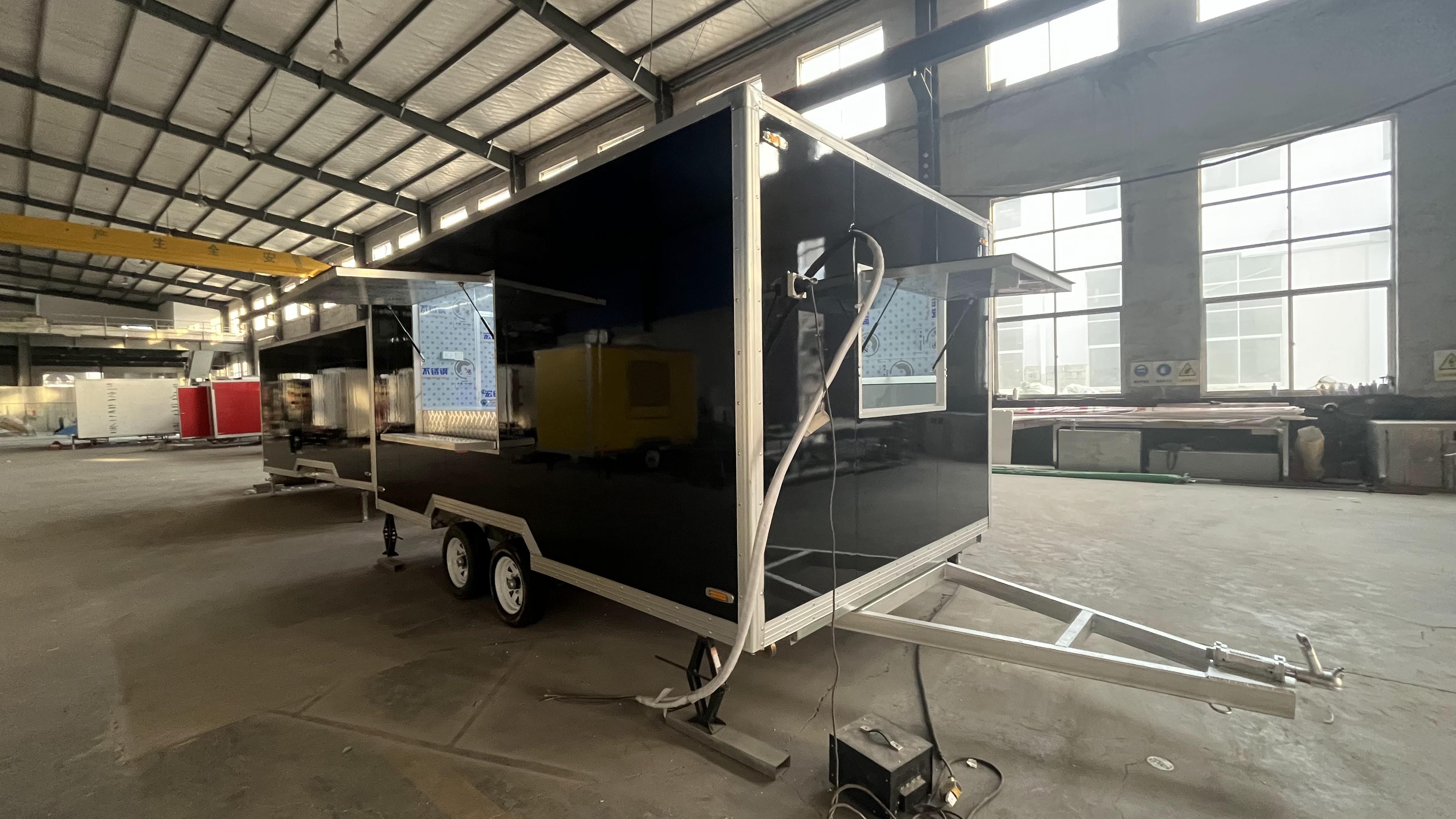 Black fashion mobile food truck: Creating a personalized food space and initiating a mobile business model
