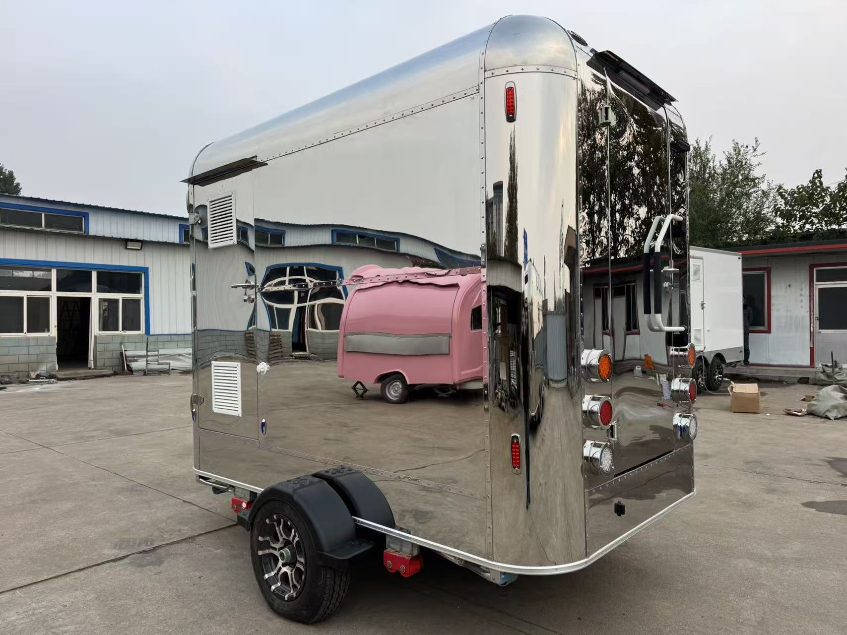 Industrial-Chic Stainless Steel Food Trailer – Robust Design for Your Mobile Dining Venture