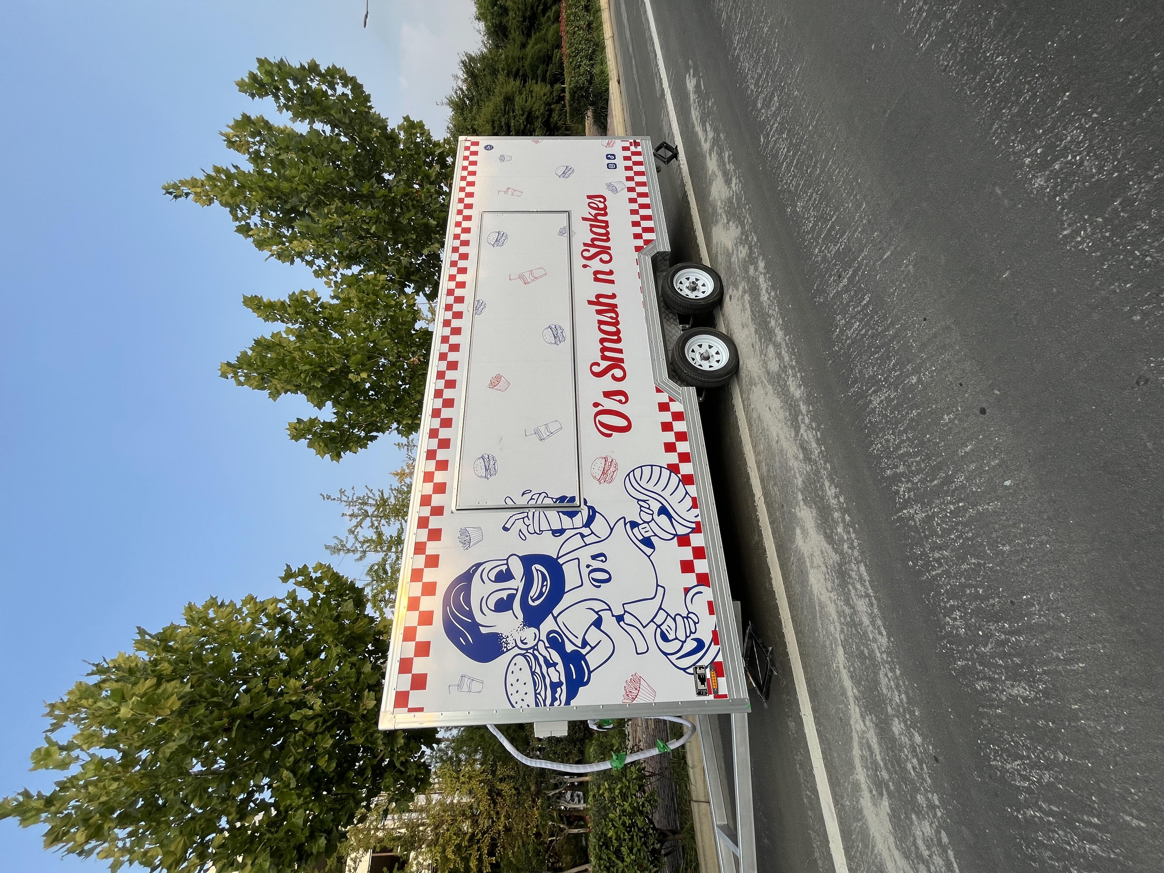 “O's Smash n' Shakes Food Trailer - Your Mobile Burger & Shake Haven”