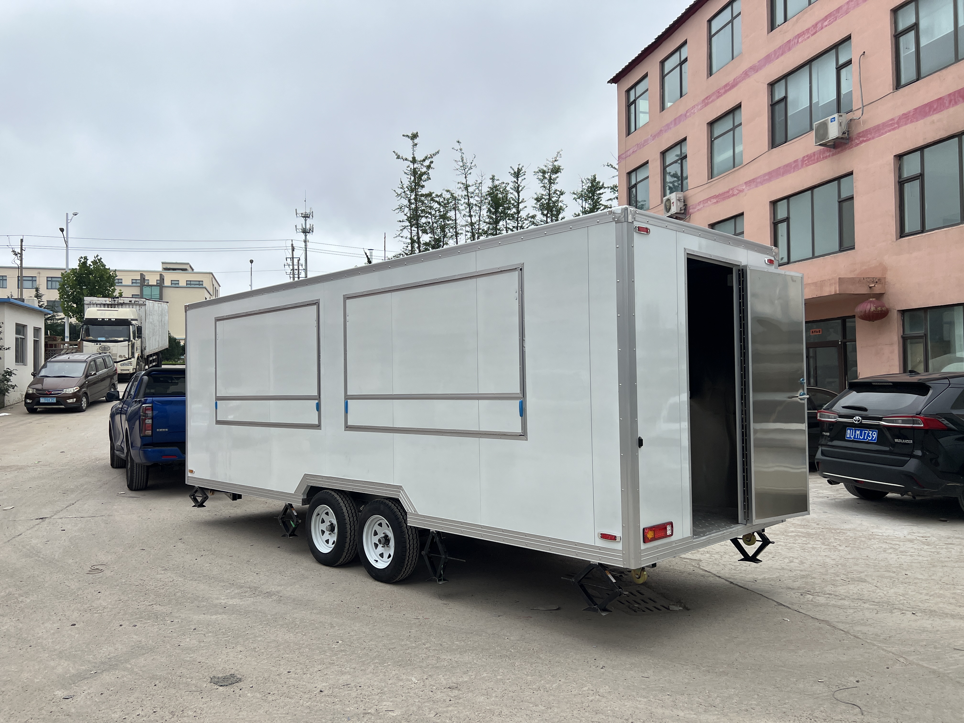 White two-wheeled mobile food cart, multi-functional commercial mobile food truck, catering equipment for starting a business and setting up stalls, customizable food cart