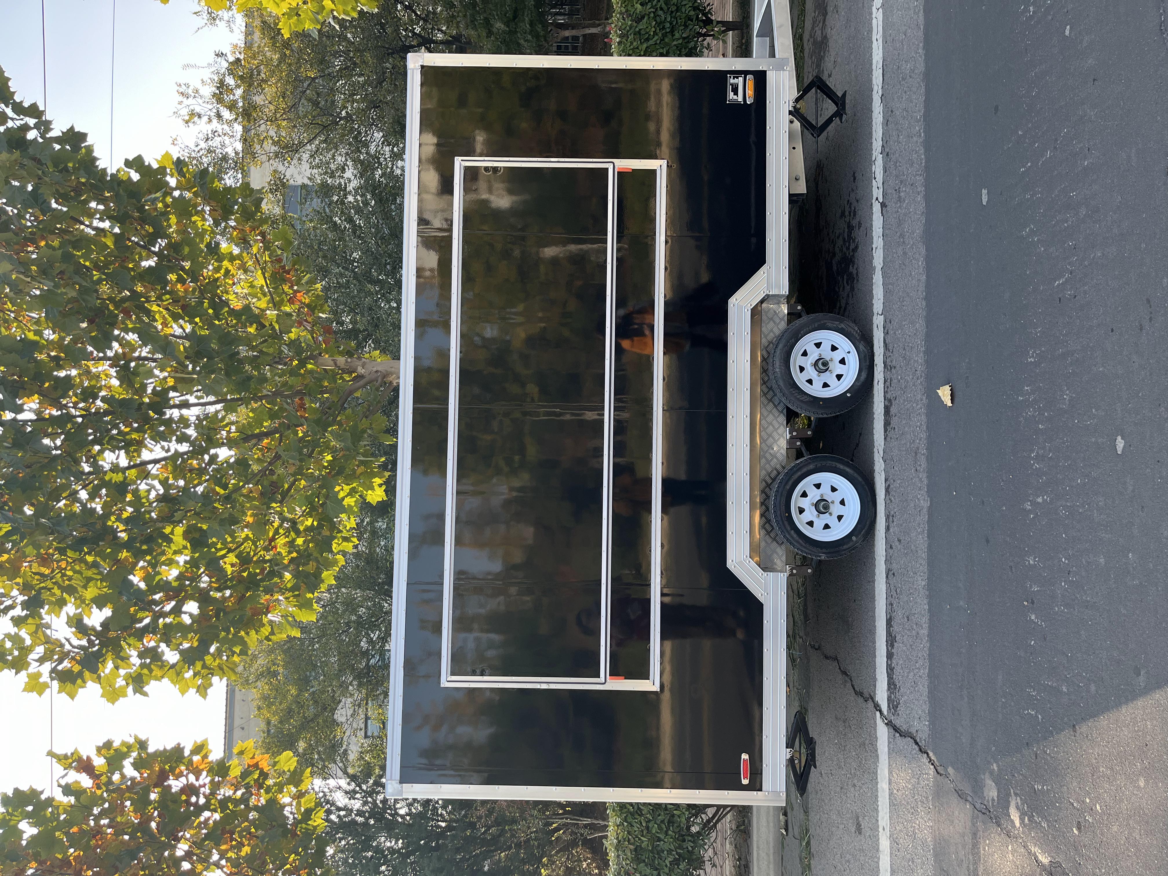 Black fashion mobile food truck, commercial multi-functional snack truck, outdoor market fast food sales trailer