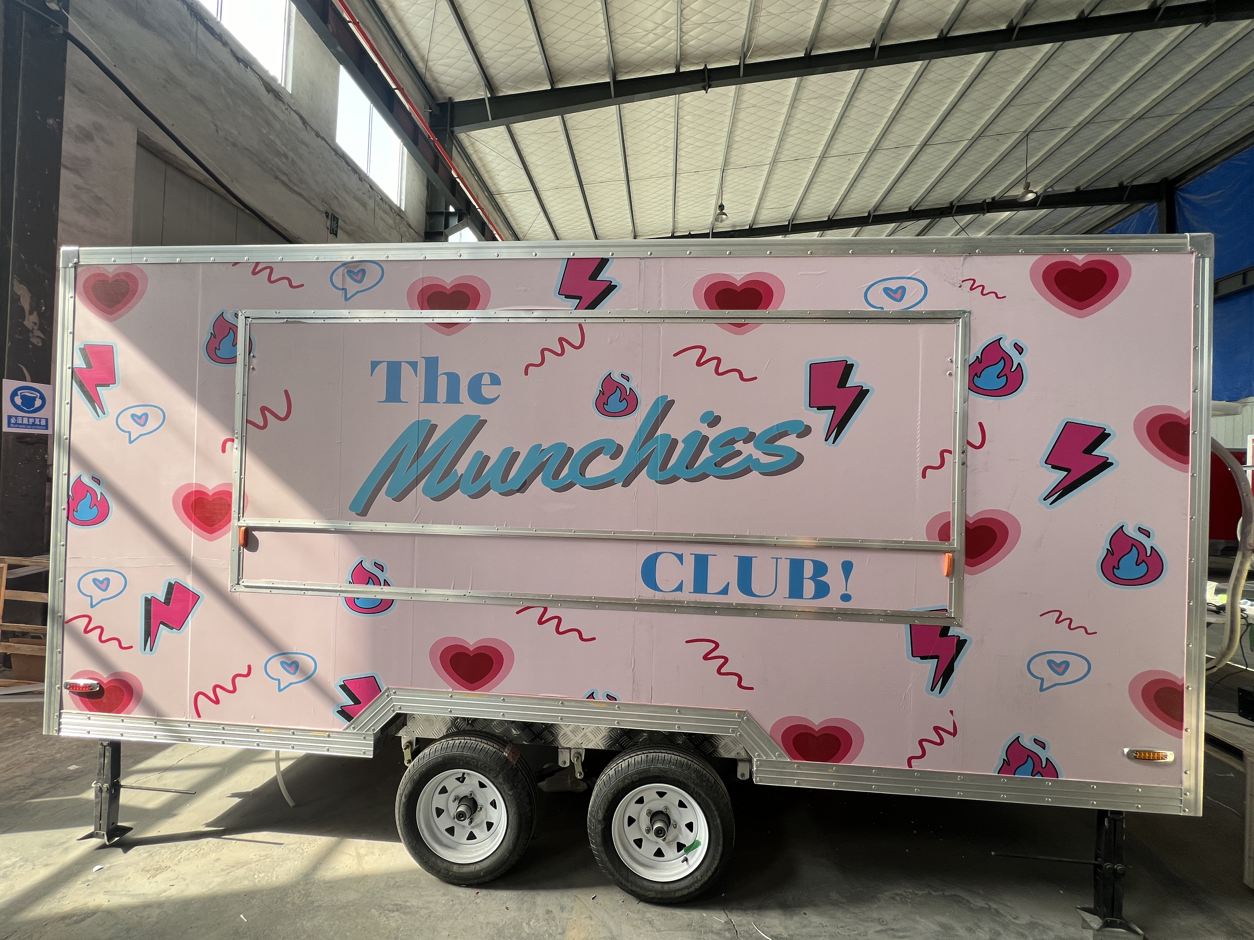 Pink cartoon snack trailer, mobile food truck, stall cart, customized pattern commercial mobile selling vehicle