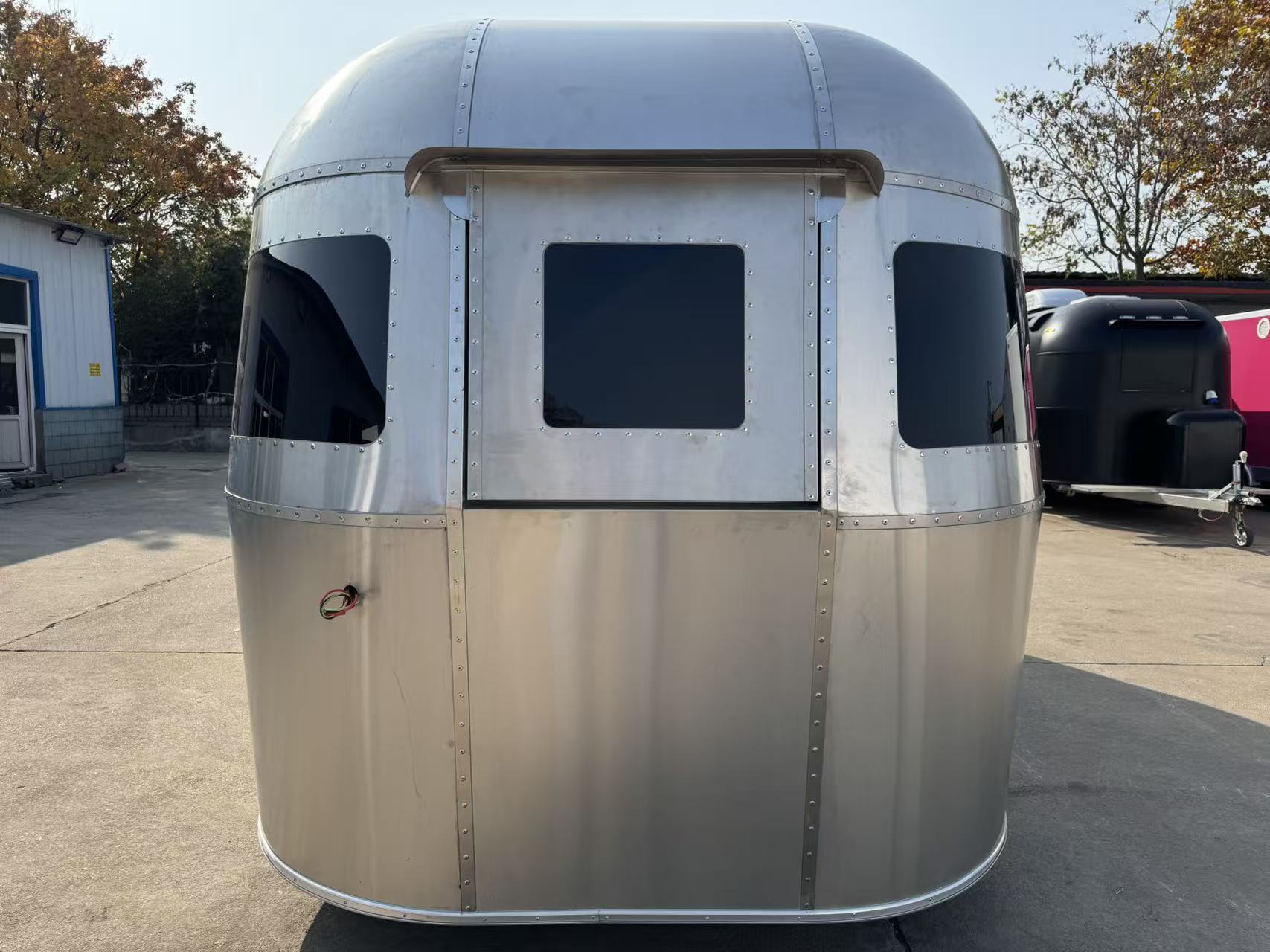 Retro-style all-aluminum mobile food truck, popular check-in level mobile food truck, multi-functional commercial trailer food truck