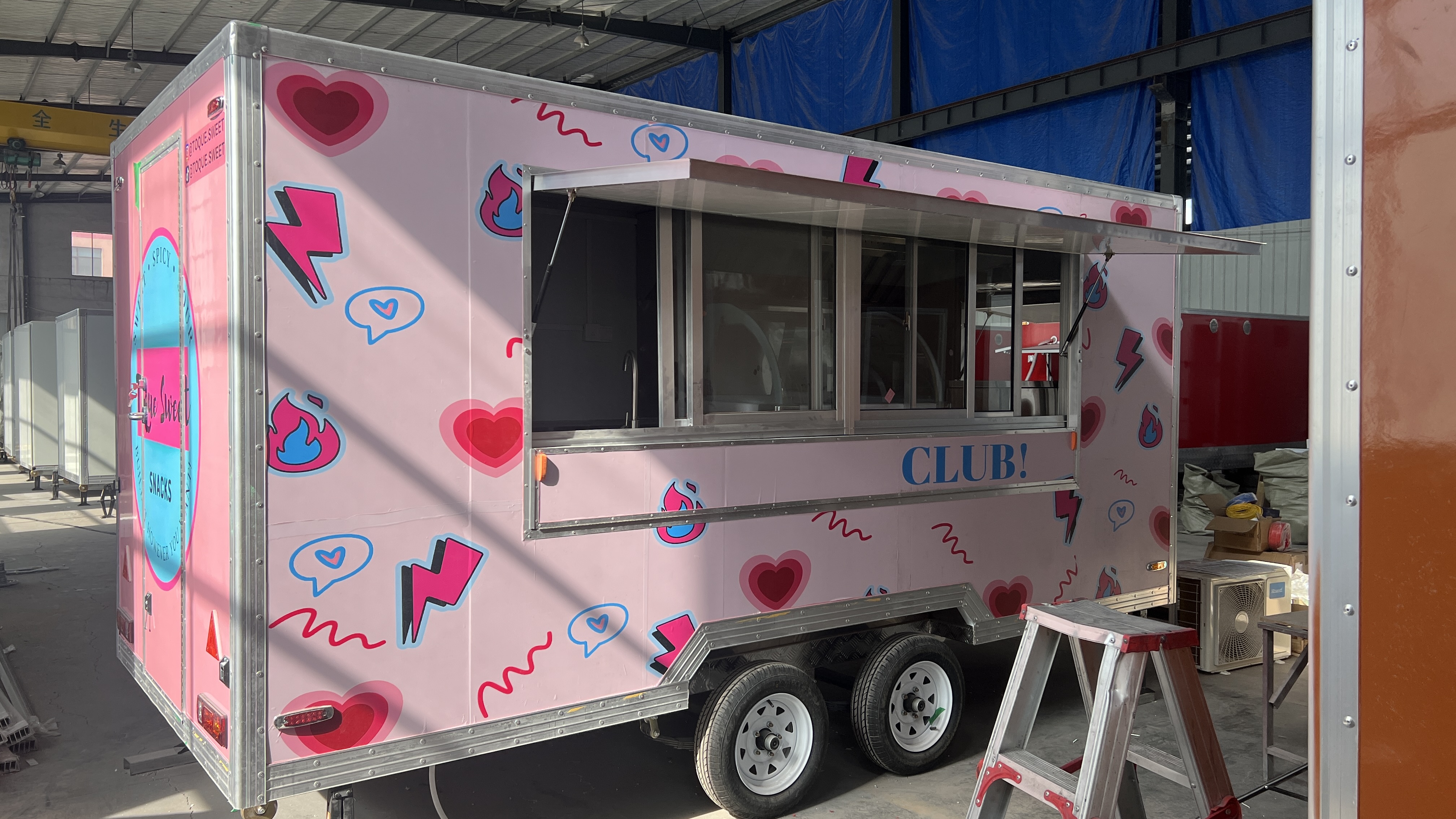 Pink cartoon snack trailer, mobile food truck, stall cart, customized pattern commercial mobile selling vehicle