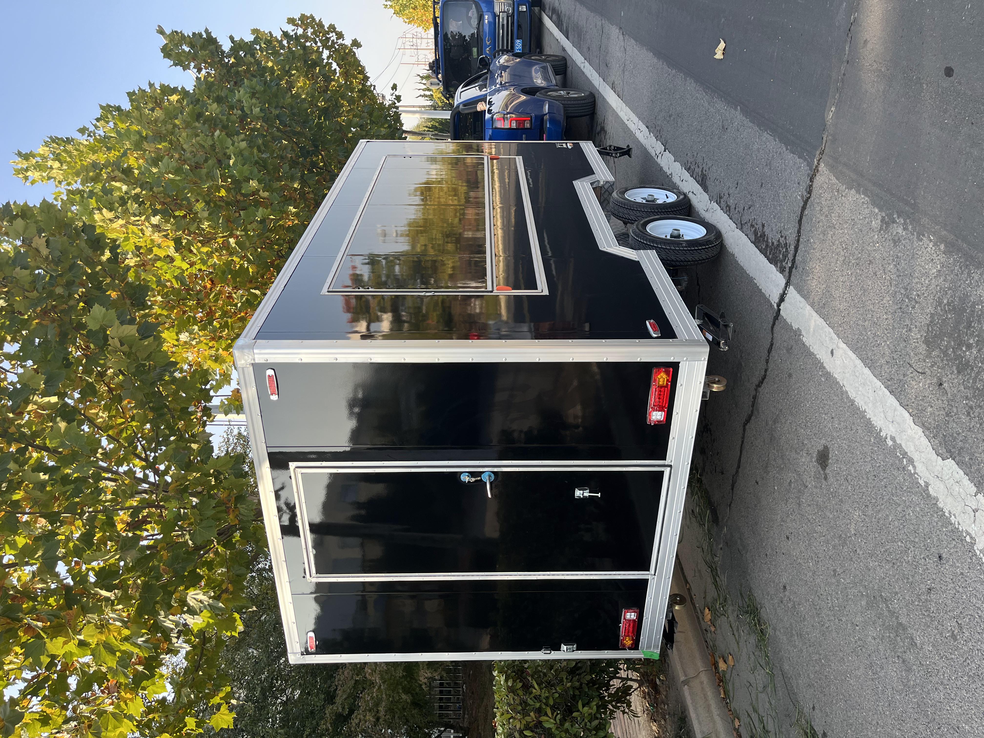 Black fashion mobile food truck, commercial multi-functional snack truck, outdoor market fast food sales trailer