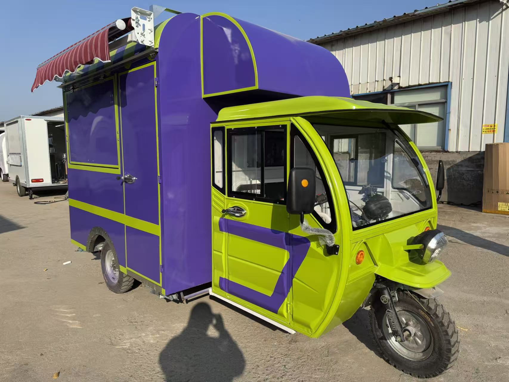 Purple and green color contrast mobile catering vehicle, electric three-wheeled mobile food truck, street snack business equipment