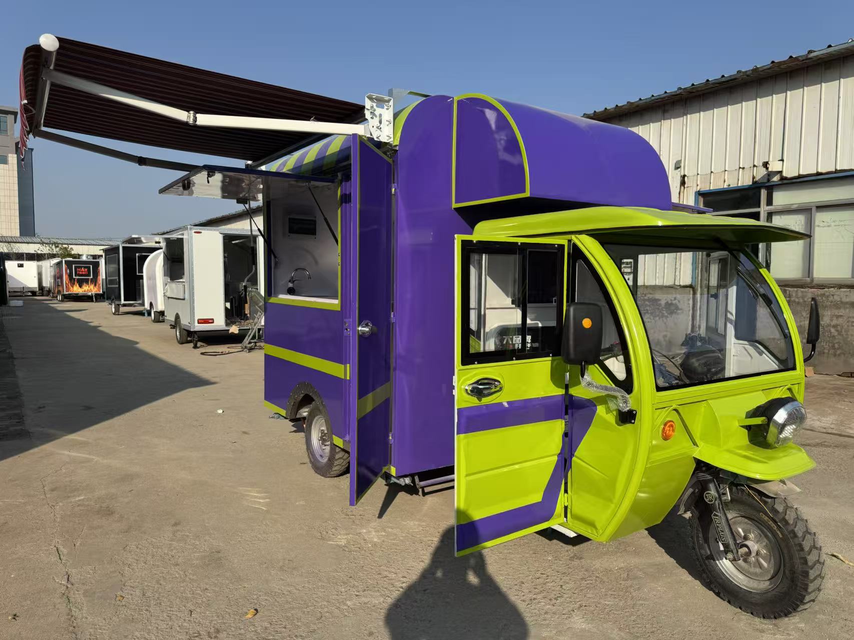 Purple and green color contrast mobile catering vehicle, electric three-wheeled mobile food truck, street snack business equipment