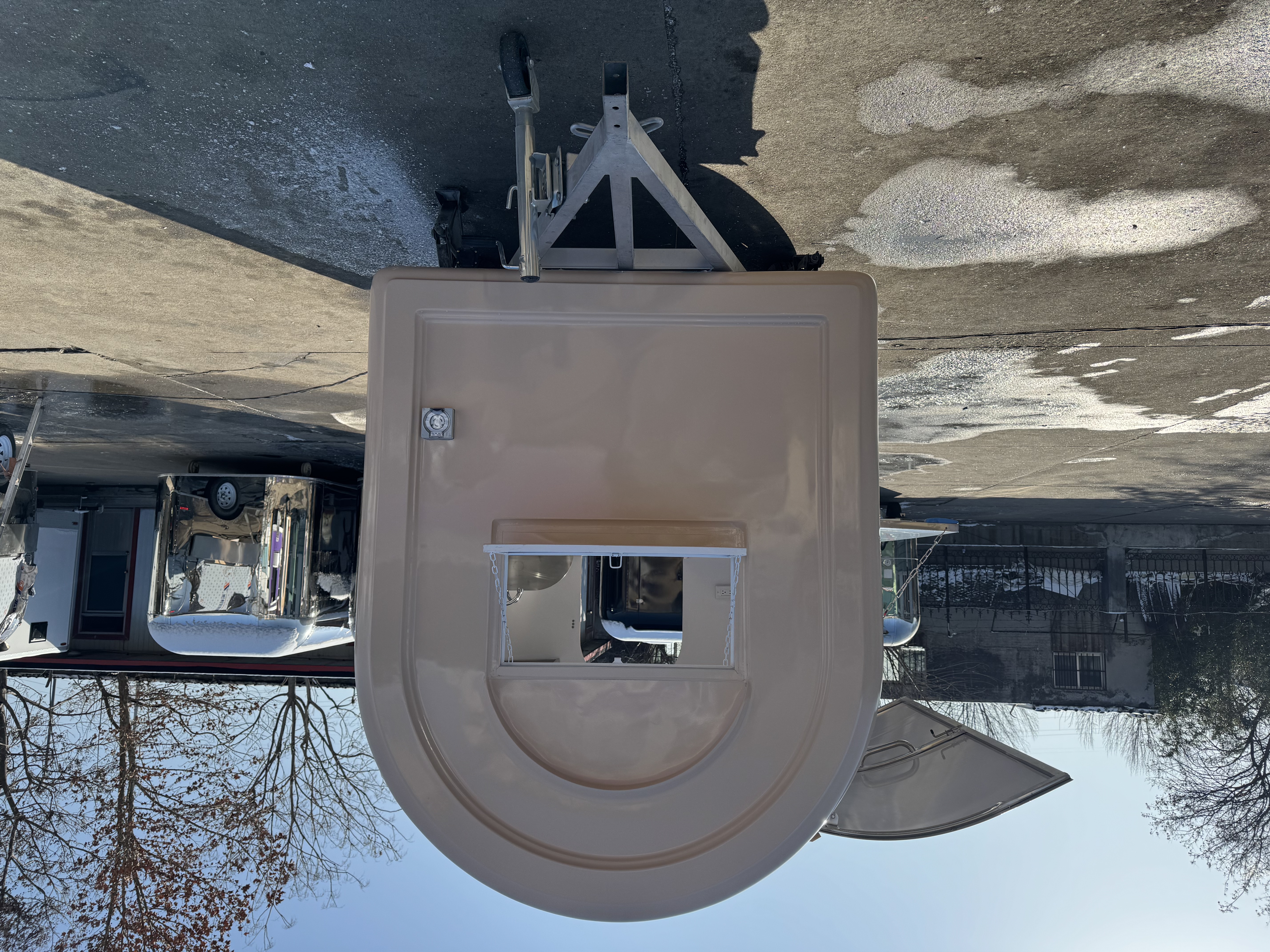 Cream-colored arc-shaped mobile food truck - a multi-functional mobile food truck for popular street food stalls