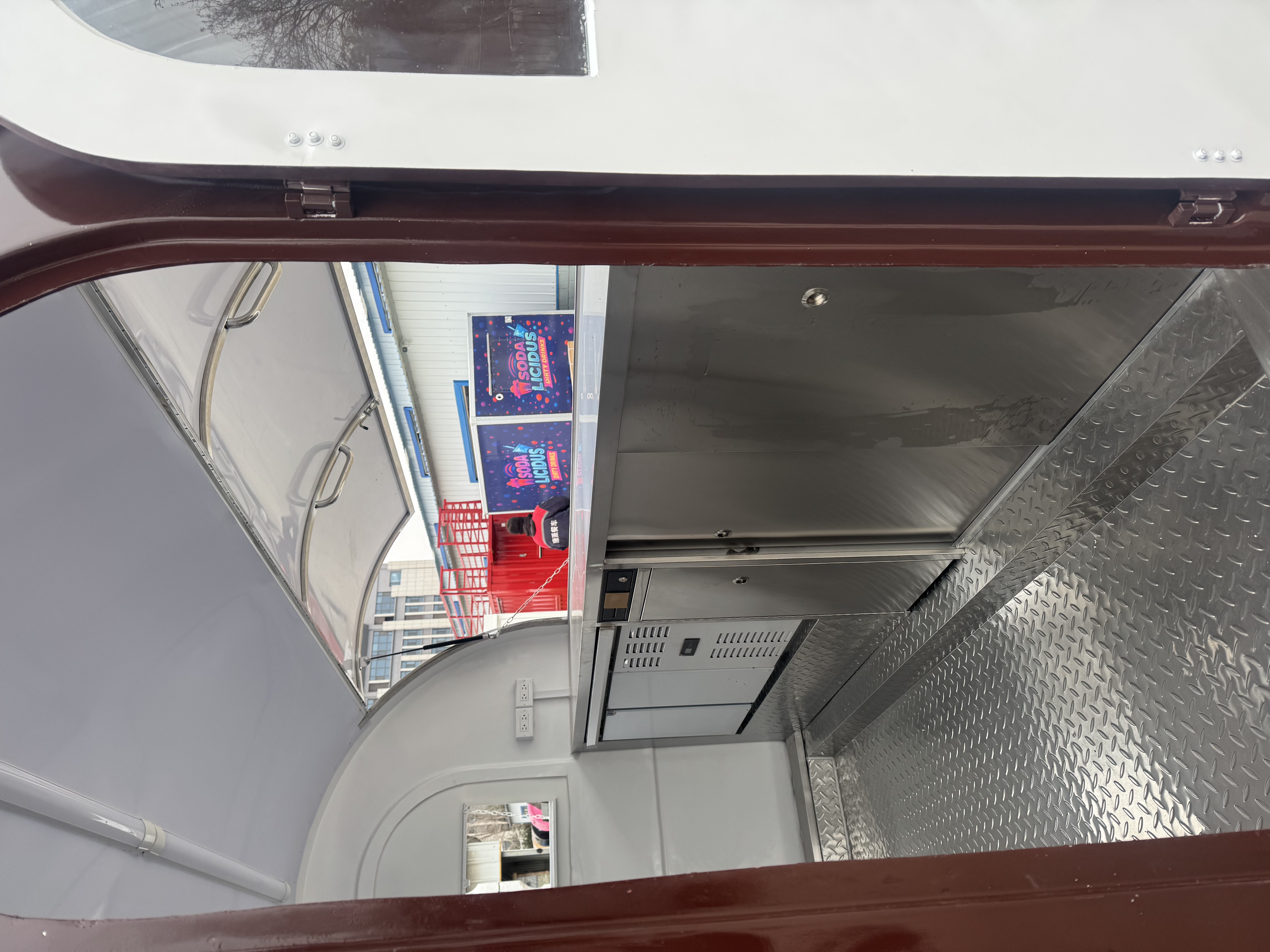 Retro wine red mobile food truck, a multi-functional mobile food sales trailer