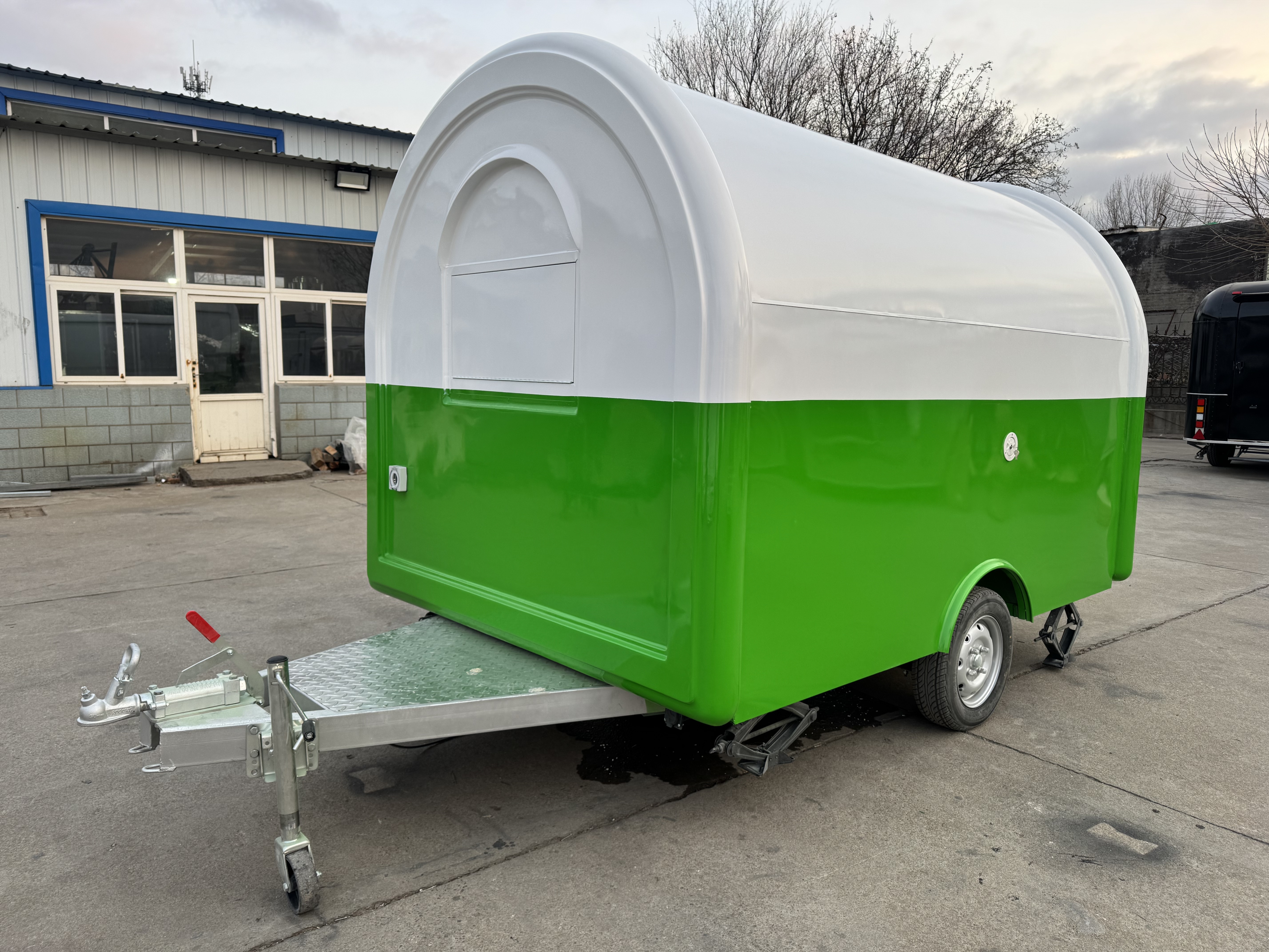 Modern Green & White Compact Mobile Food Trailer – Street Food Cart for Small Business
